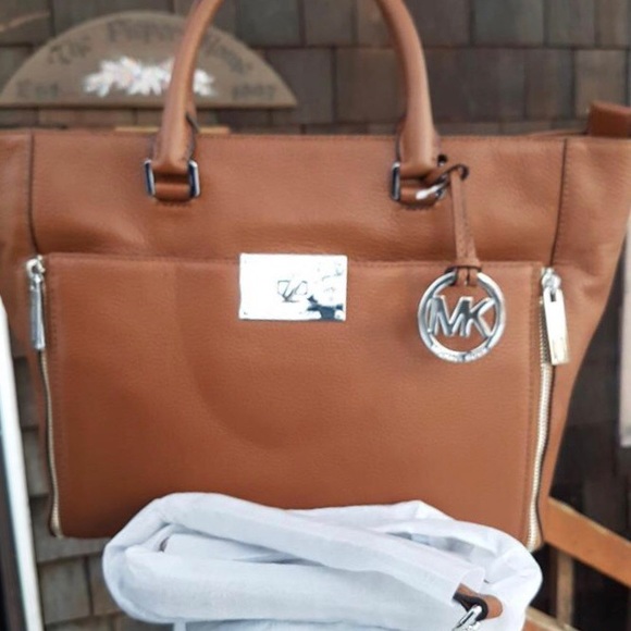 MICHAEL KORS CONVERTIBLE SLOAN TOTE - Picture 2 of 7